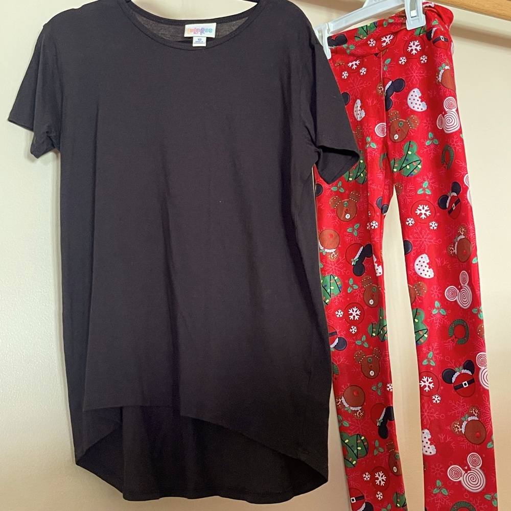Girls Solid Black LuLaRoe Gracie Shirt & Disney Christmas Cookie Leggings Outfit